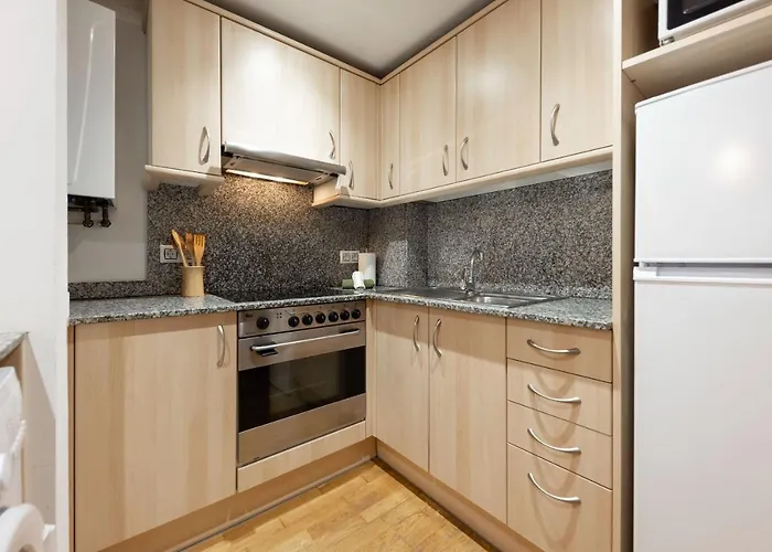 Bravissimo Sant Marti, Cosy 1-bedroom דירה ז'ירונה